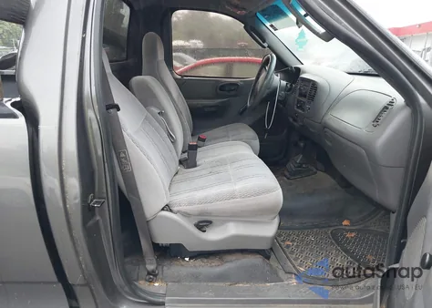 2002 Ford F-150 Xl/Xlt z USA, uszkodzony, nr VIN 2FTPF18Z92CA62367